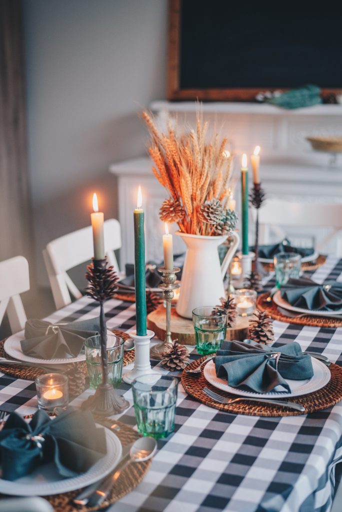 Decorate the Thanksgiving Table Together